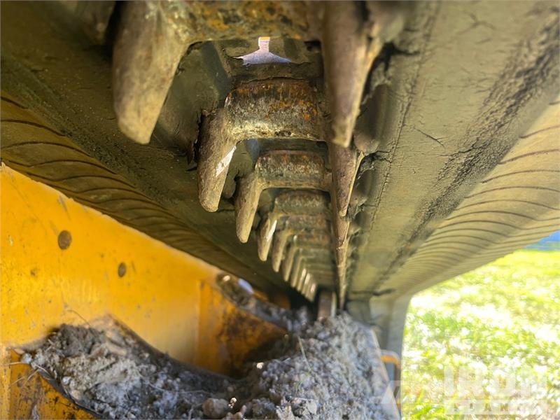 Gehl RT215 Two-Speed High Flow Compact Track Loader Smykem řízené nakladače