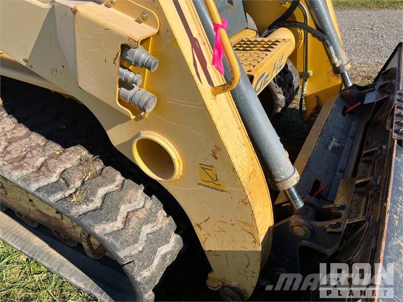 Gehl RT215 Two-Speed High Flow Compact Track Loader Smykem řízené nakladače