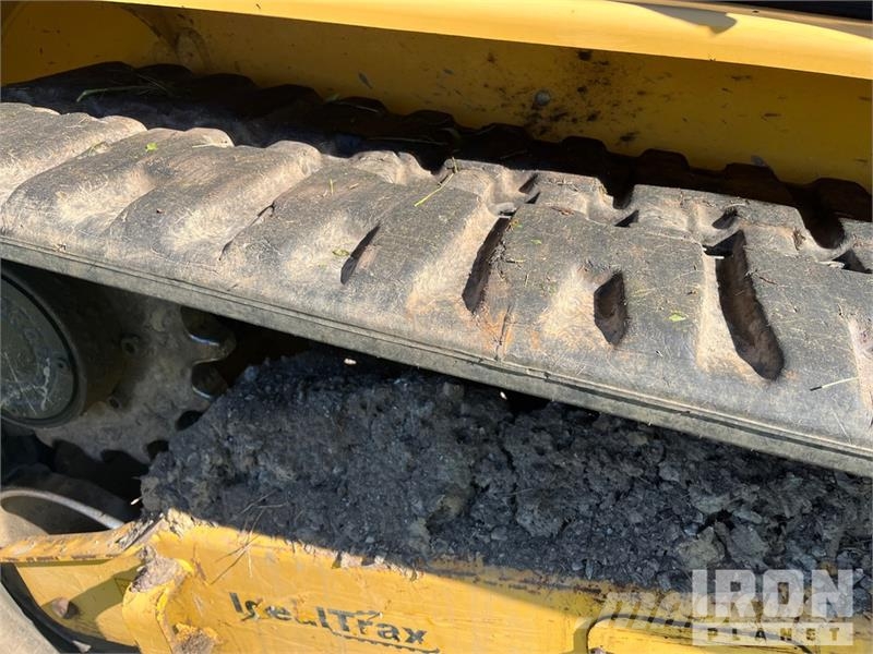 Gehl RT215 Two-Speed High Flow Compact Track Loader Smykem řízené nakladače