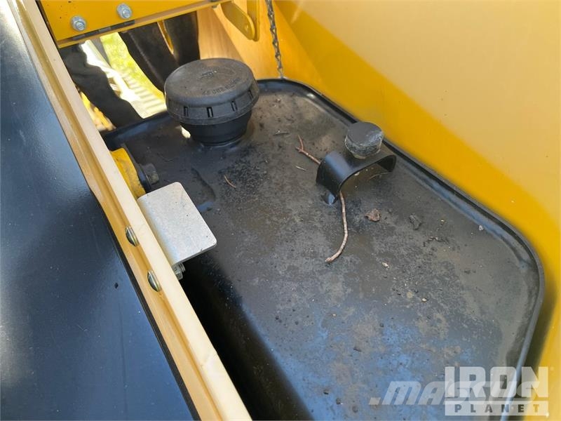 Gehl RT215 Two-Speed High Flow Compact Track Loader Smykem řízené nakladače