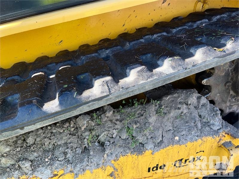 Gehl RT215 Two-Speed High Flow Compact Track Loader Smykem řízené nakladače