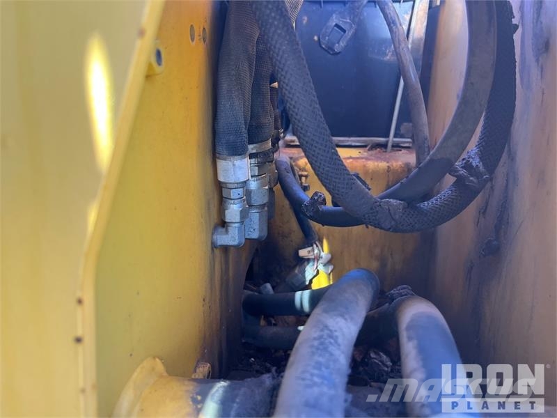 Gehl RT215 Two-Speed High Flow Compact Track Loader Smykem řízené nakladače