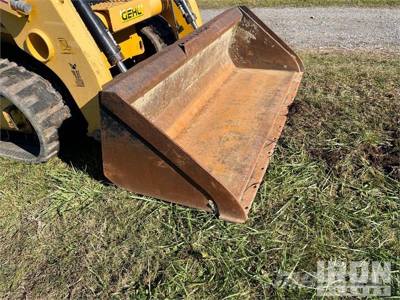 Gehl RT215 Two-Speed High Flow Compact Track Loader Smykem řízené nakladače