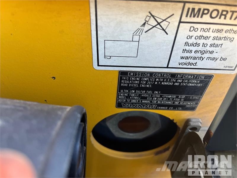 Gehl RT215 Two-Speed High Flow Compact Track Loader Smykem řízené nakladače