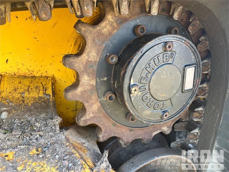 Gehl RT215 Two-Speed High Flow Compact Track Loader Smykem řízené nakladače