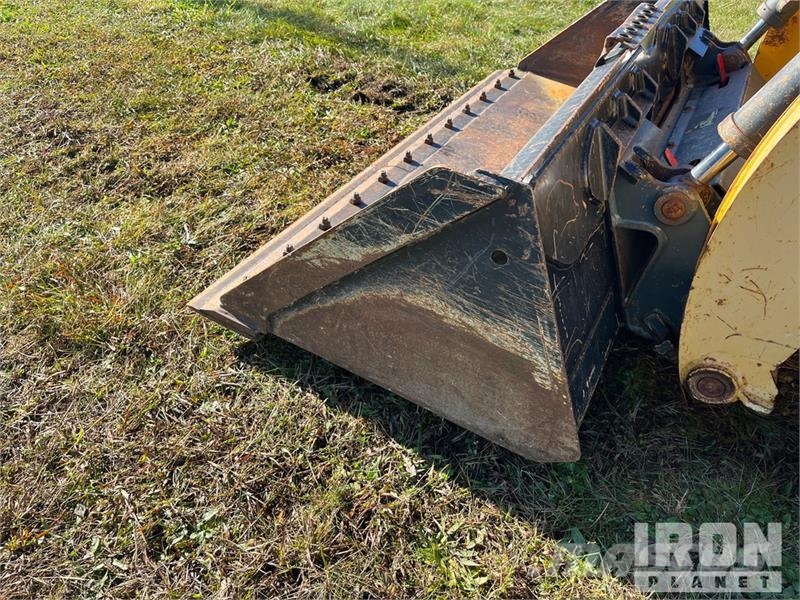 Gehl RT215 Two-Speed High Flow Compact Track Loader Smykem řízené nakladače