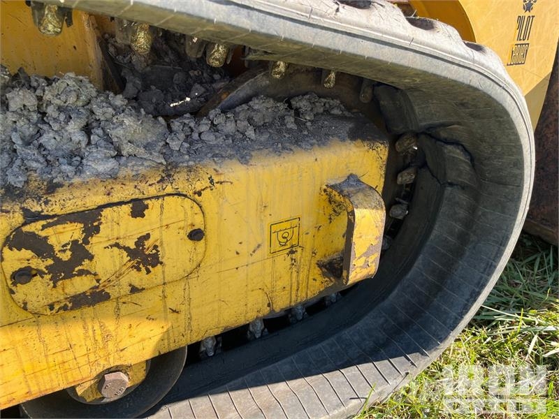 Gehl RT215 Two-Speed High Flow Compact Track Loader Smykem řízené nakladače