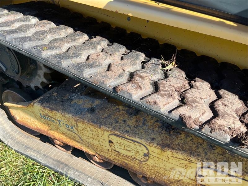 Gehl RT215 Two-Speed High Flow Compact Track Loader Smykem řízené nakladače