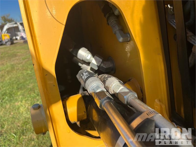 Gehl RT215 Two-Speed High Flow Compact Track Loader Smykem řízené nakladače