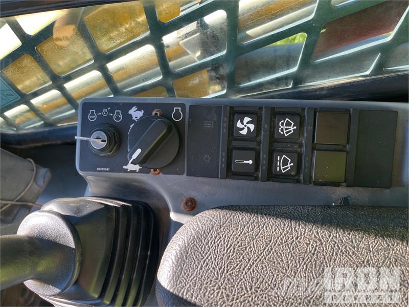 Gehl RT215 Two-Speed High Flow Compact Track Loader Smykem řízené nakladače