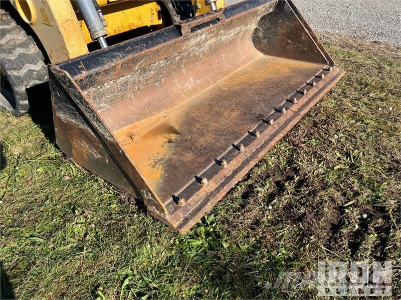 Gehl RT215 Two-Speed High Flow Compact Track Loader Smykem řízené nakladače
