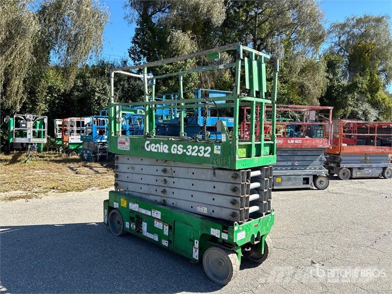 Genie GS-3232 Scissor lifts