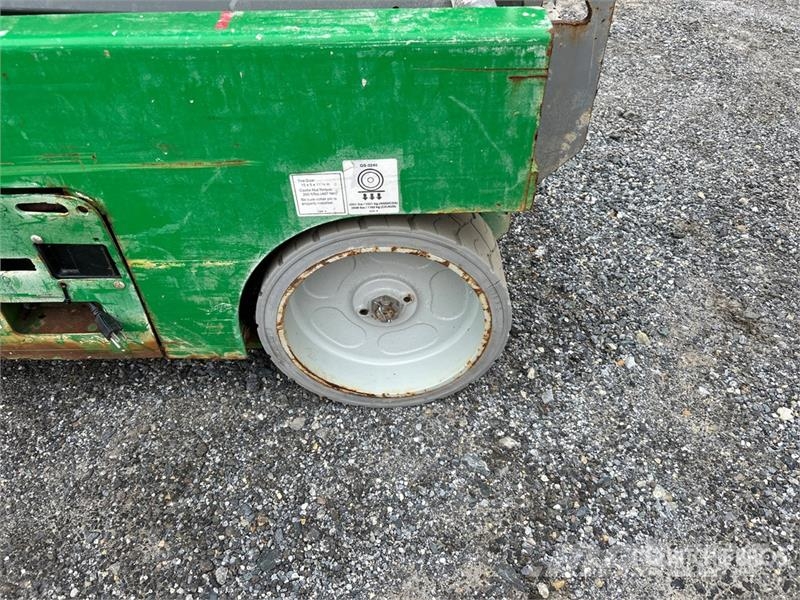 Genie GS-3246 Scissor lifts