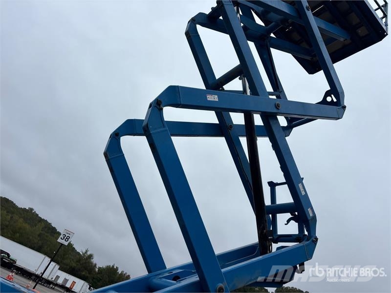 Genie GS-3390 رافعات مقصية الشكل