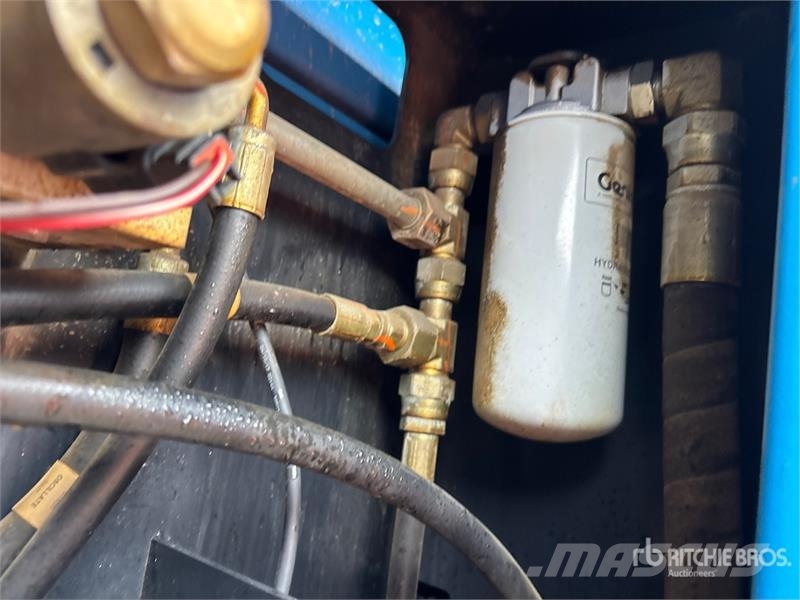 Genie GS-3390 رافعات مقصية الشكل