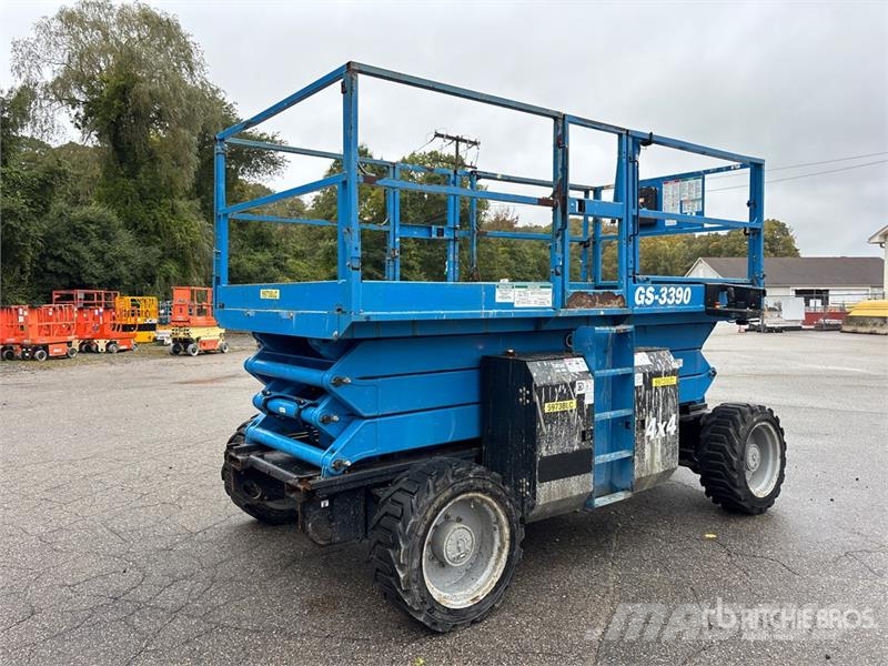 Genie GS-3390 رافعات مقصية الشكل