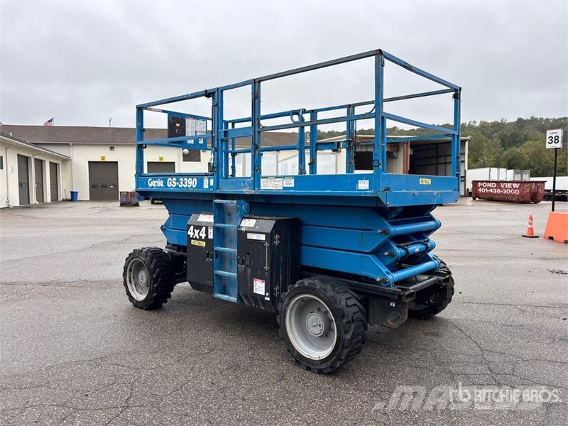 Genie GS-3390 رافعات مقصية الشكل