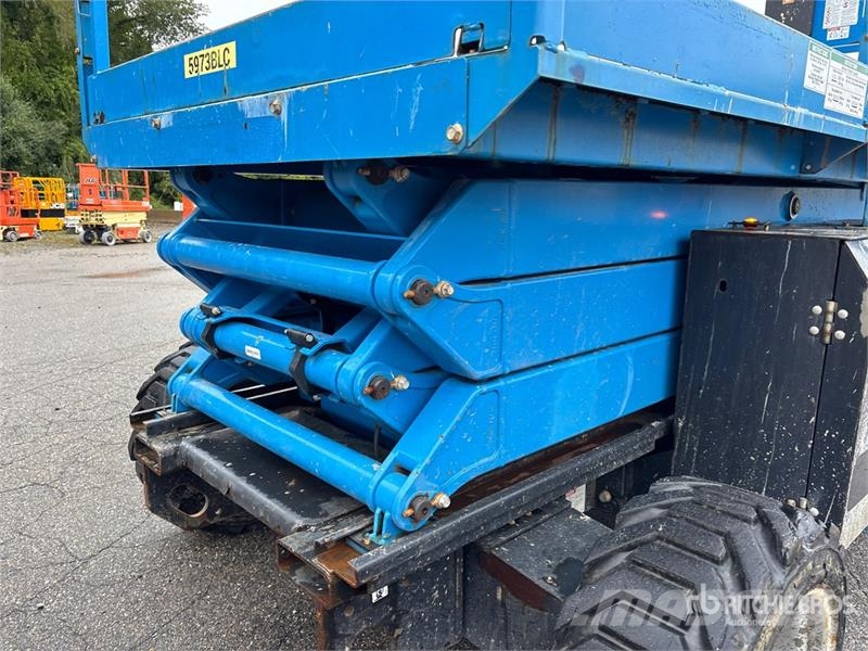 Genie GS-3390 رافعات مقصية الشكل
