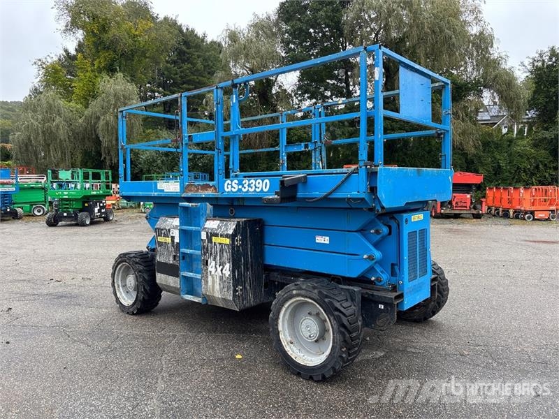 Genie GS-3390 رافعات مقصية الشكل