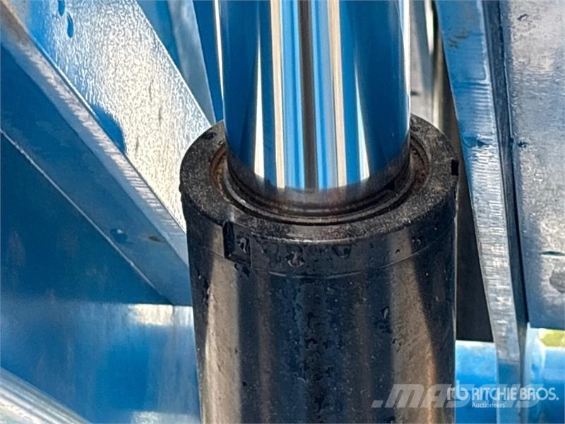 Genie GS-4069DC Electric Scissor Lift رافعات مقصية الشكل
