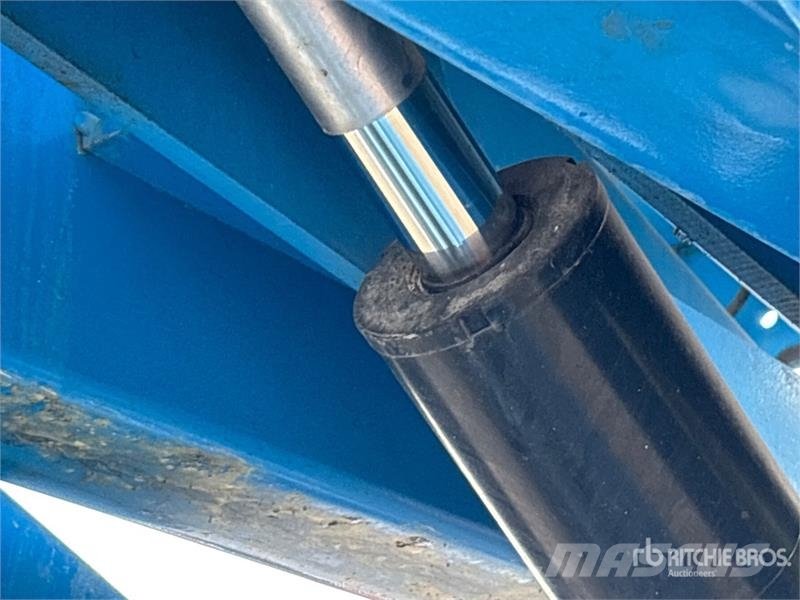 Genie GS-4069DC Electric Scissor Lift رافعات مقصية الشكل