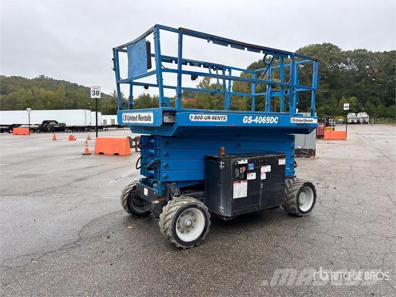 Genie GS-4069DC Electric Scissor Lift رافعات مقصية الشكل
