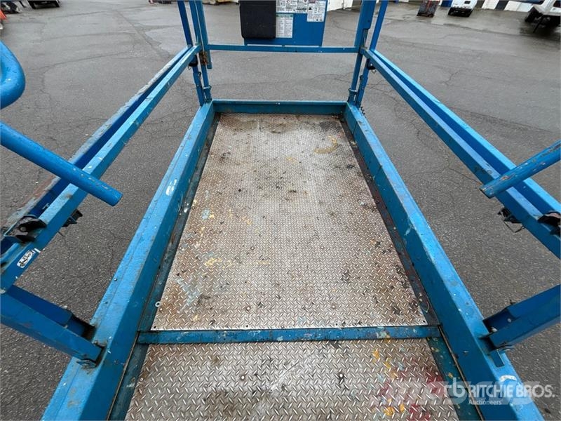 Genie GS-4069DC Electric Scissor Lift رافعات مقصية الشكل