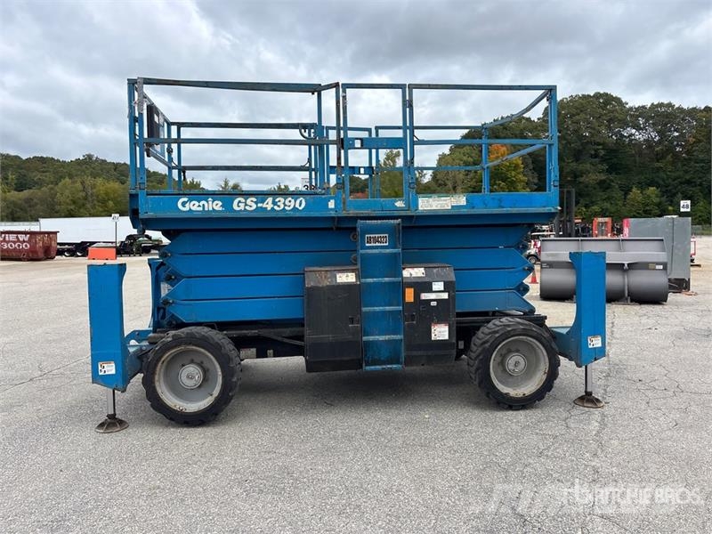 Genie GS-4390 4x4 Diesel Scissor Lift Šķerveida pacēlāji