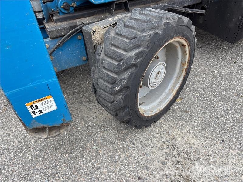 Genie GS-4390 4x4 Diesel Scissor Lift Šķerveida pacēlāji