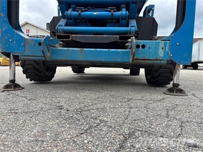 Genie GS-4390 4x4 Diesel Scissor Lift Šķerveida pacēlāji