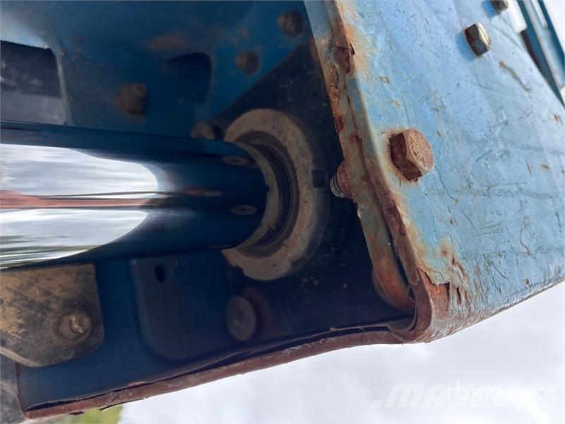 Genie GS-4390RT 4x4 Diesel Scissor Lift Ollós emelők