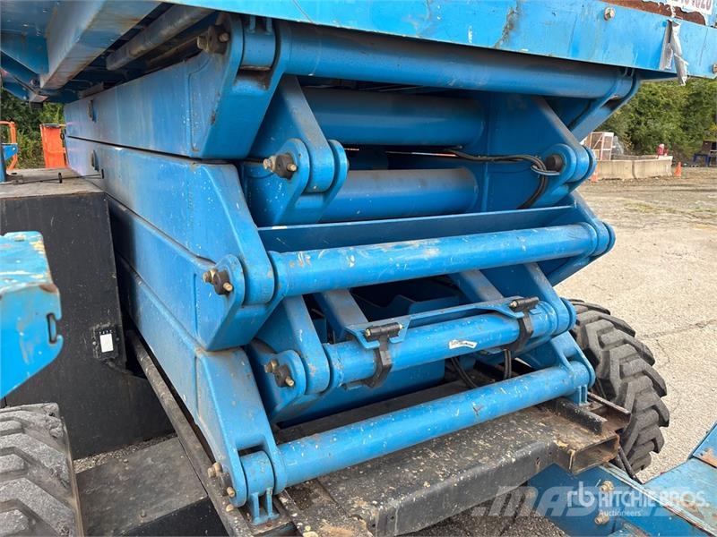 Genie GS-4390RT 4x4 Diesel Scissor Lift Ollós emelők
