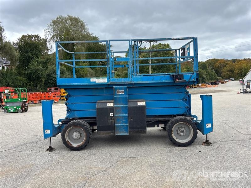 Genie GS-4390RT 4x4 Diesel Scissor Lift Elevadores de tesoura
