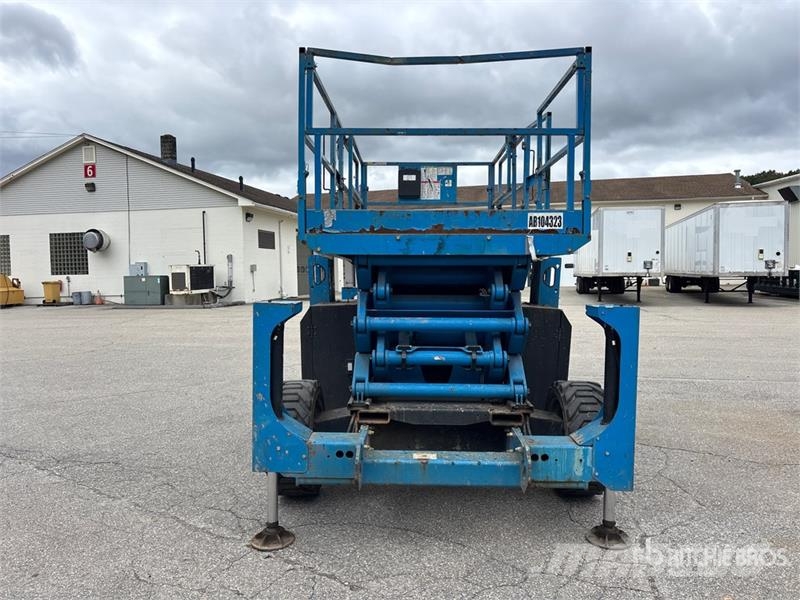 Genie GS-4390RT 4x4 Diesel Scissor Lift Saksilavat