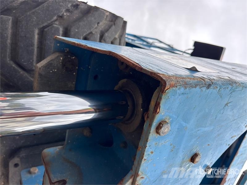 Genie GS-4390RT 4x4 Diesel Scissor Lift Ollós emelők