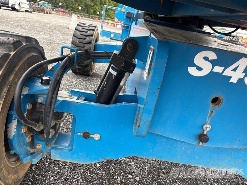 Genie S-45 4WD Diesel Telescopic Boom Lift Teleskopbühnen