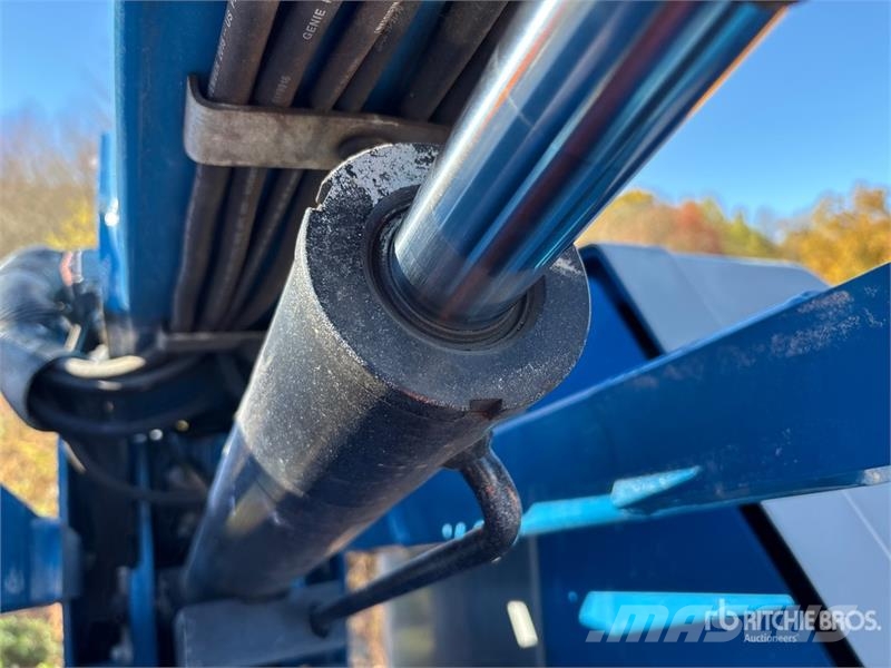 Genie Z-30/20N RJ 2WD Electric Articulating Boom Lift Коленчатые подъемники