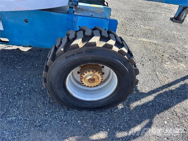 Genie Z-60 4WD Diesel Articulating Boom Lift Articulated boom lifts