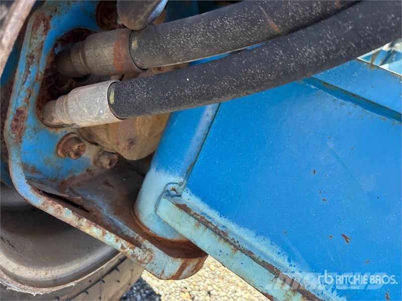 Genie Z-60 4WD Diesel Articulating Boom Lift Articulated boom lifts