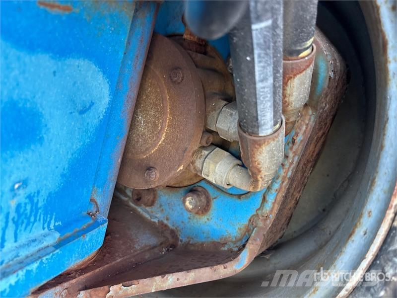 Genie Z-60 4WD Diesel Articulating Boom Lift Articulated boom lifts