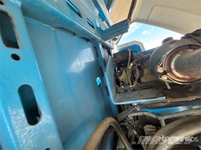 Genie Z-62/40 4WD Diesel Articulating Boom Lift Piattaforme a braccio articolato