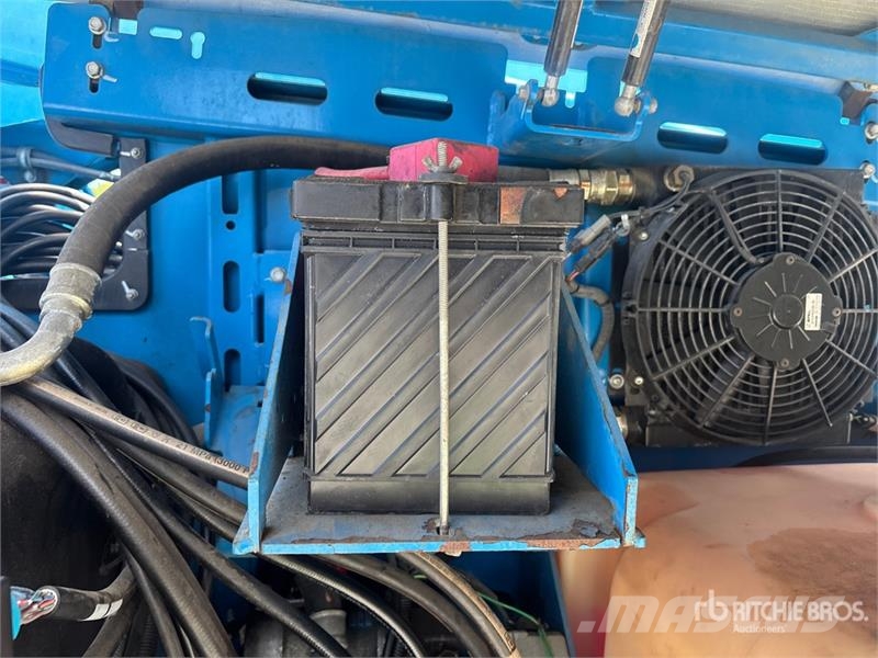 Genie Z-62/40 4WD Diesel Articulating Boom Lift Piattaforme a braccio articolato