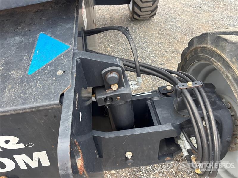 Genie Z-62/40 4WD Diesel Articulating Boom Lift 曲臂高空作業車
