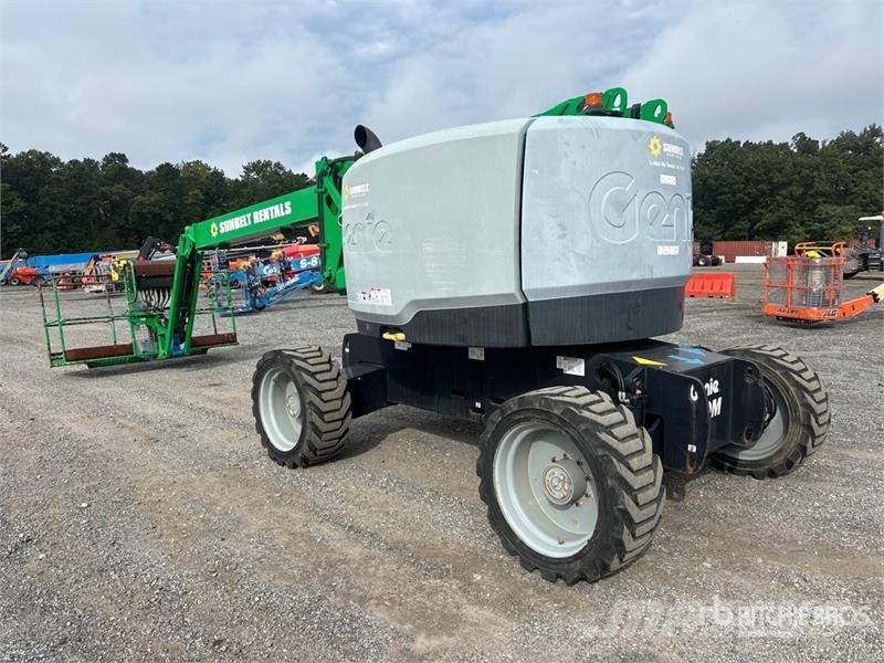 Genie Z-62/40 4WD Diesel Articulating Boom Lift 曲臂高空作業車