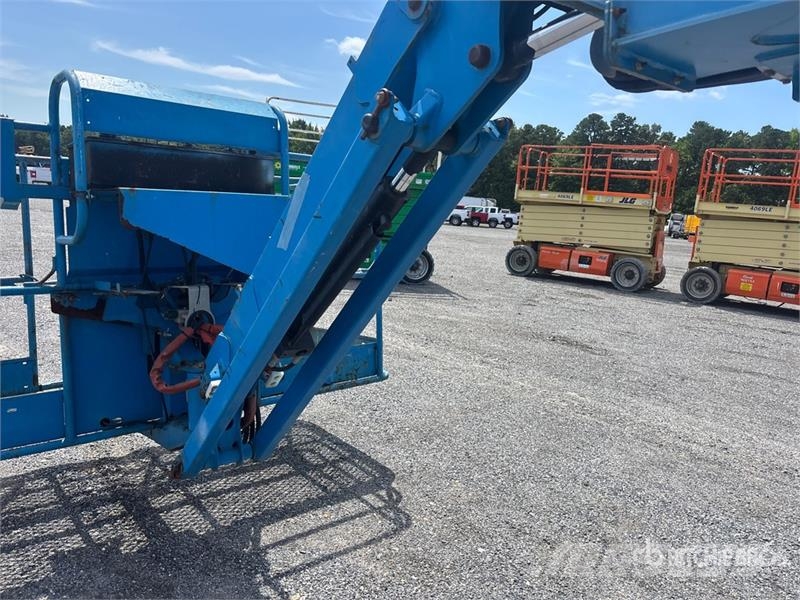 Genie Z-62/40 4WD Diesel Articulating Boom Lift Piattaforme a braccio articolato
