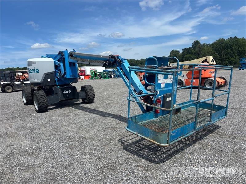 Genie Z-62/40 4WD Diesel Articulating Boom Lift Piattaforme a braccio articolato