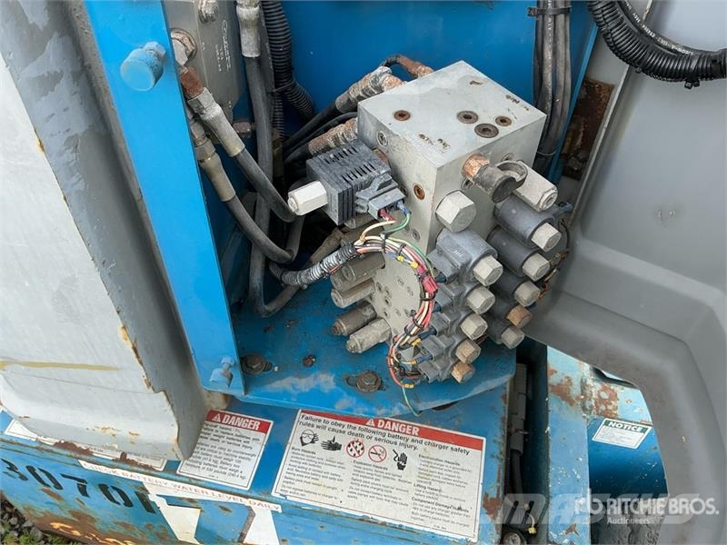 Genie Z30-N 2WD Electric Articulating Boom Lift Piattaforme a braccio articolato