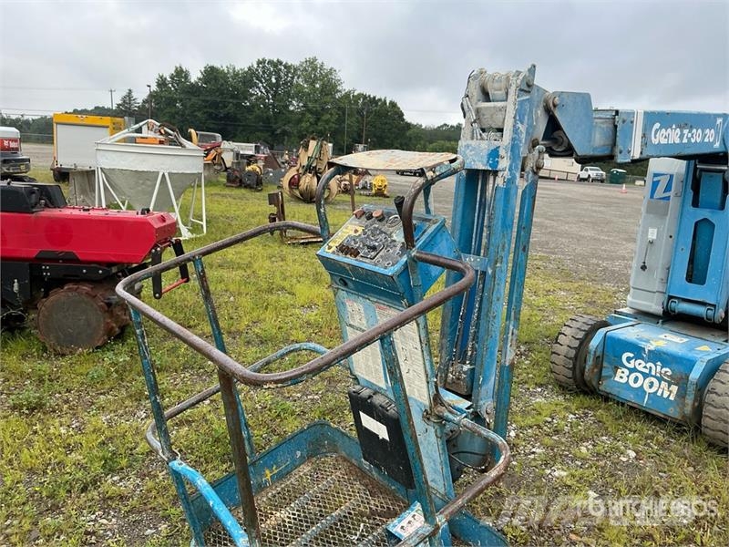 Genie Z30-N 2WD Electric Articulating Boom Lift Piattaforme a braccio articolato
