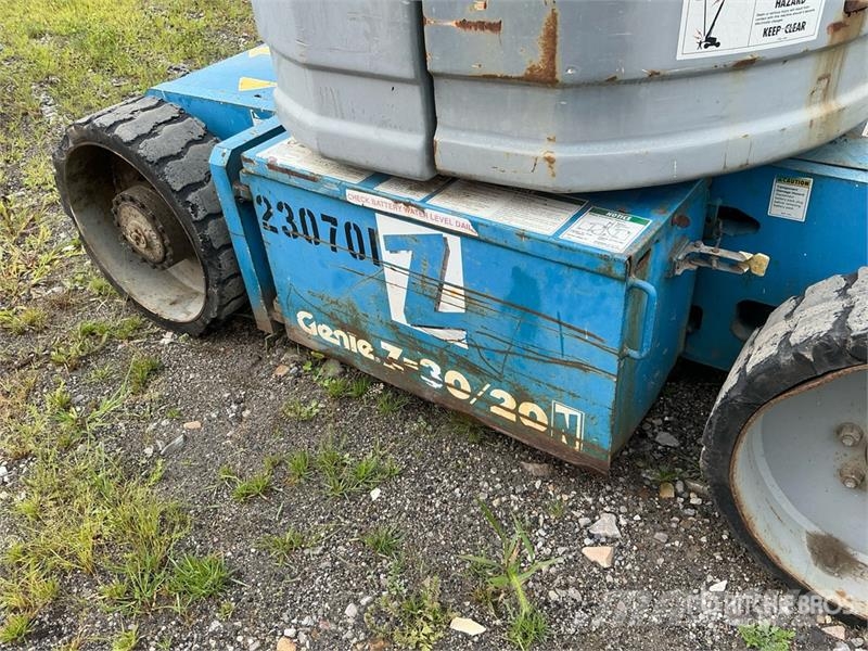 Genie Z30-N 2WD Electric Articulating Boom Lift Piattaforme a braccio articolato