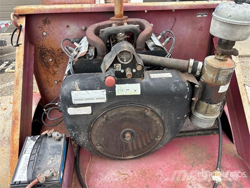 GiANT Vac 300L Leaf Vacuum Egyéb mezőgazdasági gépek